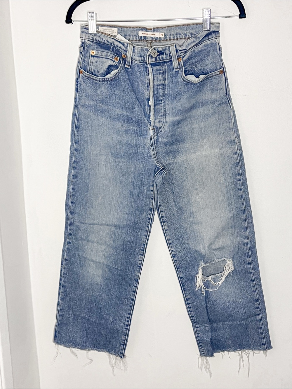 Levis Ribcage Straight Distressed Raw Hem Medium Wash Jeans Size 28